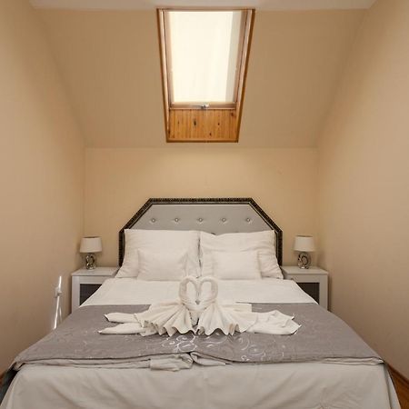 Illes Hotel Szeged Bagian luar foto