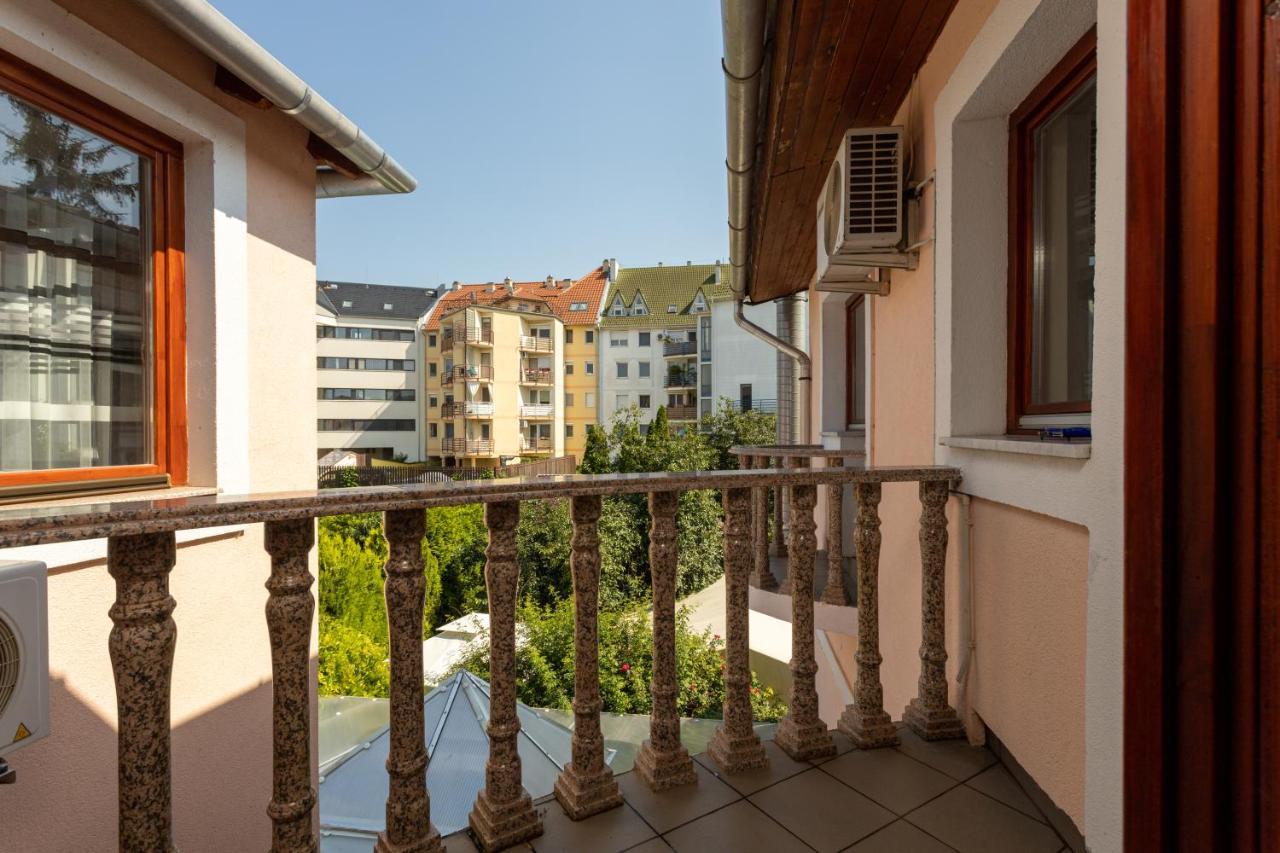Illes Hotel Szeged Bagian luar foto