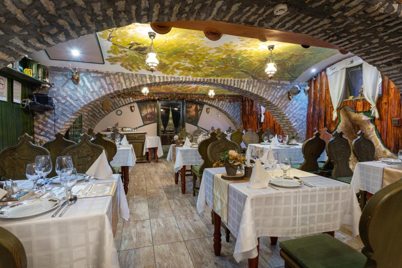 Illes Hotel Szeged Bagian luar foto