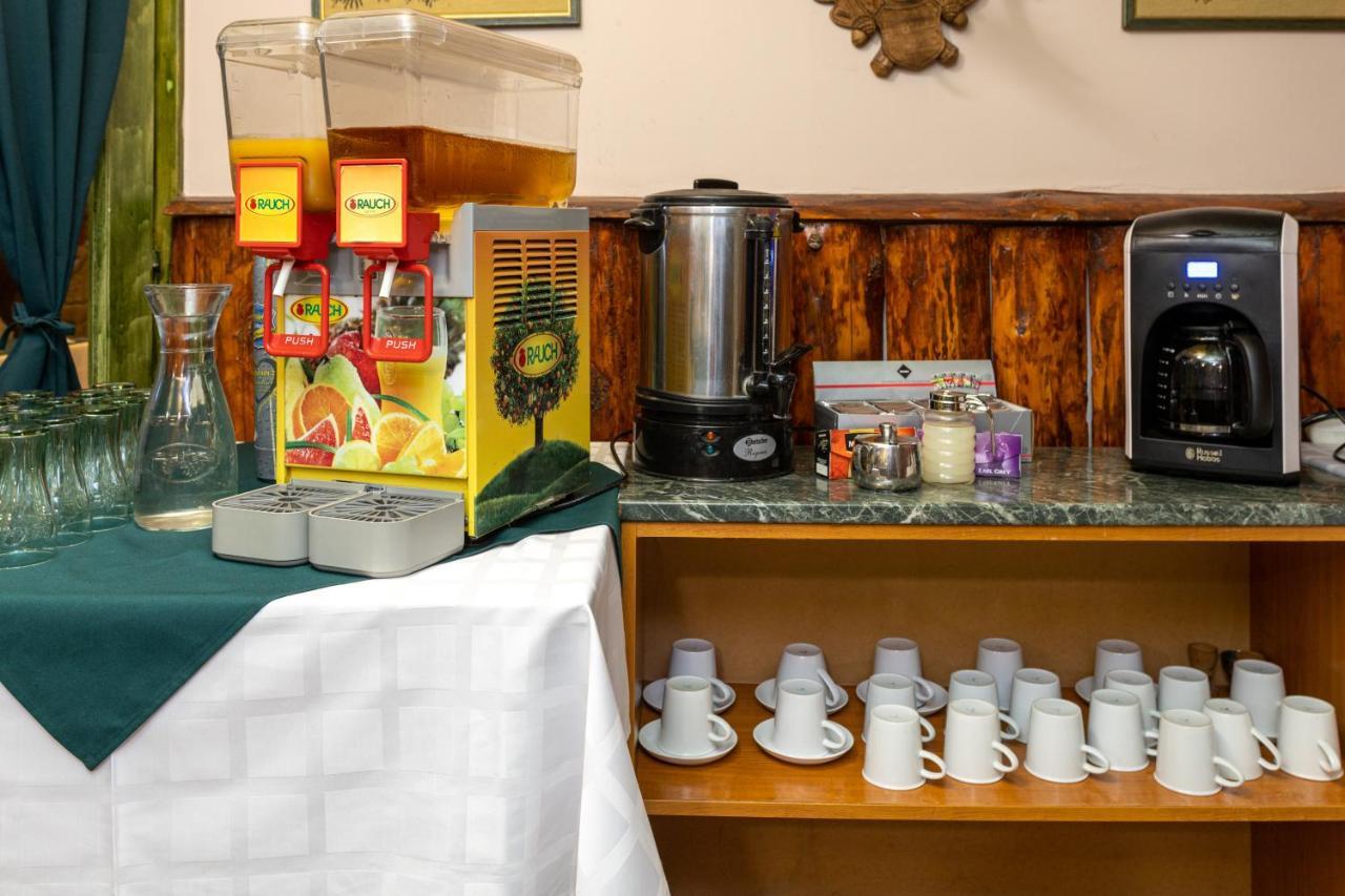 Illes Hotel Szeged Bagian luar foto