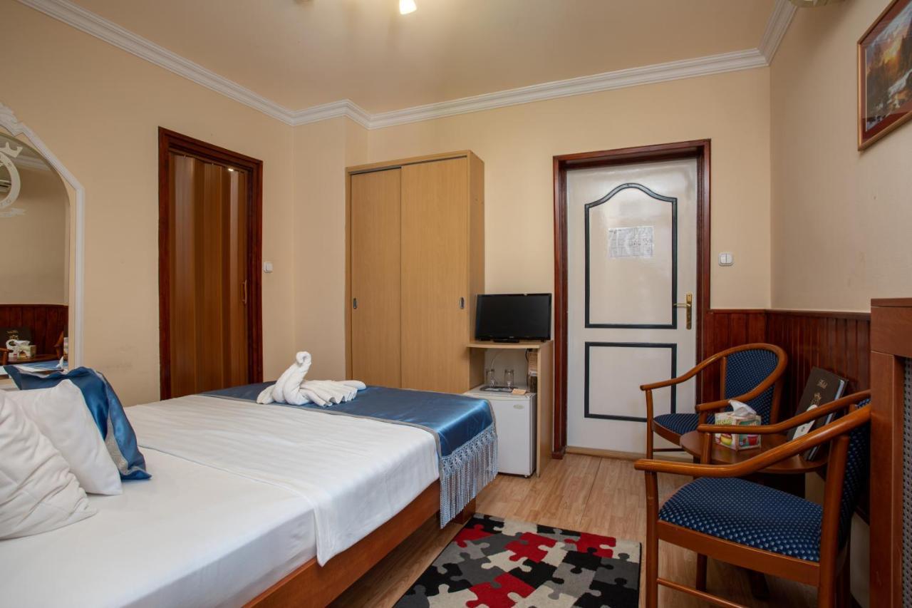 Illes Hotel Szeged Bagian luar foto