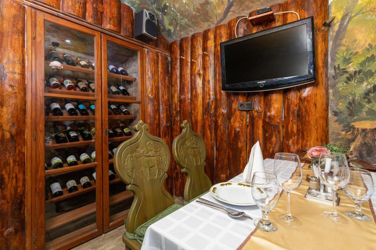 Illes Hotel Szeged Bagian luar foto