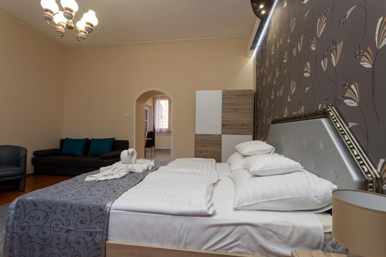 Illes Hotel Szeged Bagian luar foto