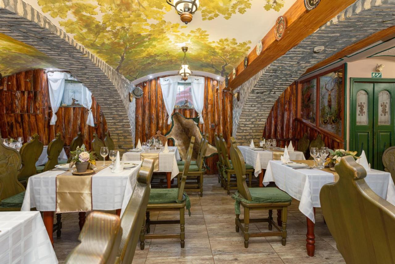 Illes Hotel Szeged Bagian luar foto