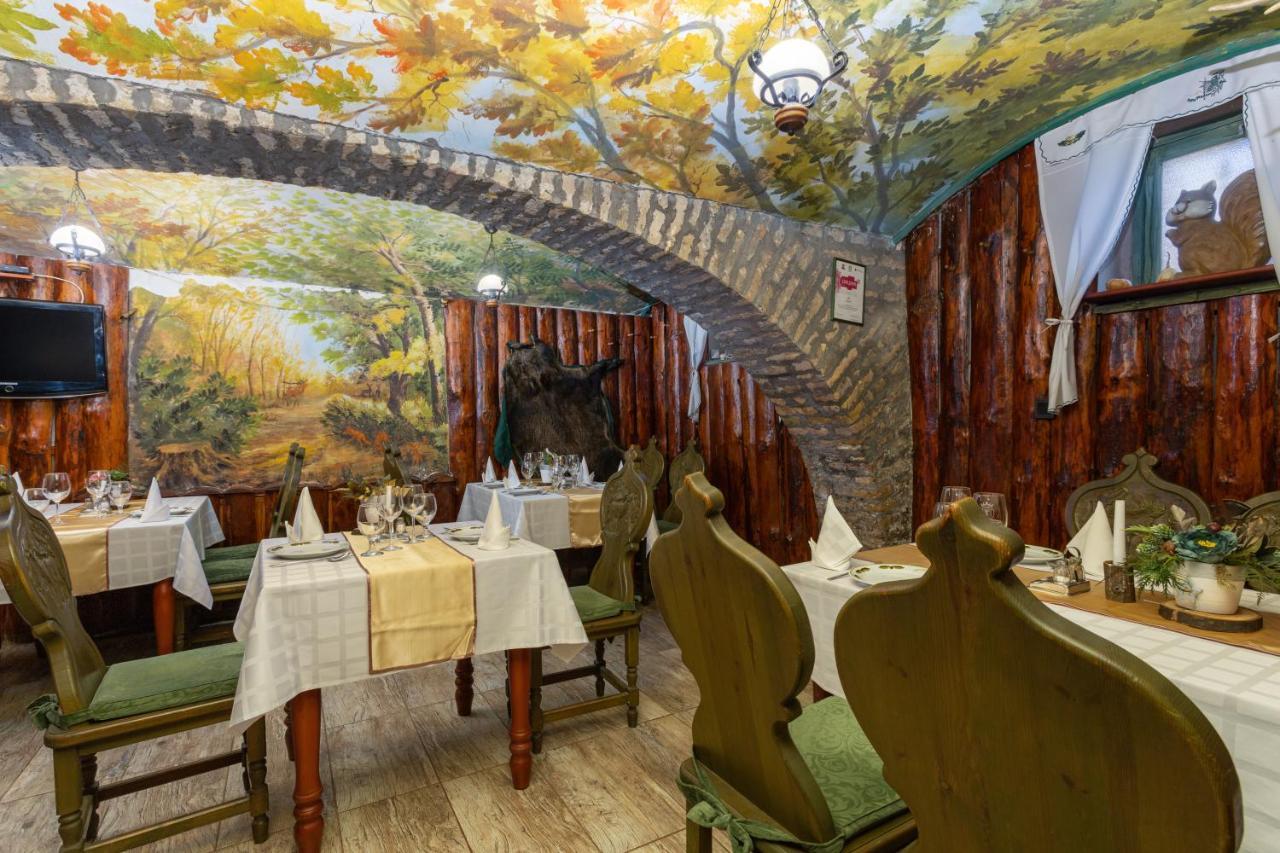 Illes Hotel Szeged Bagian luar foto