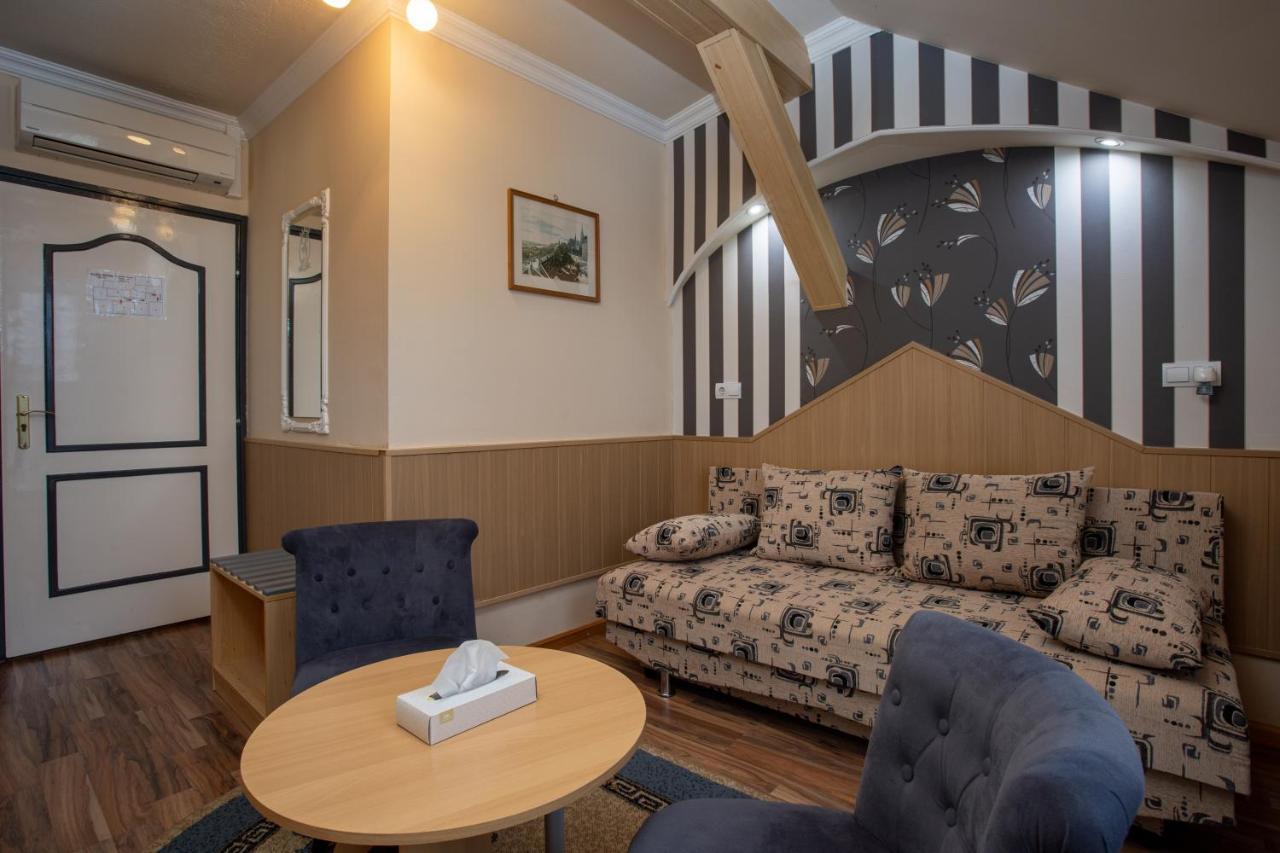 Illes Hotel Szeged Bagian luar foto