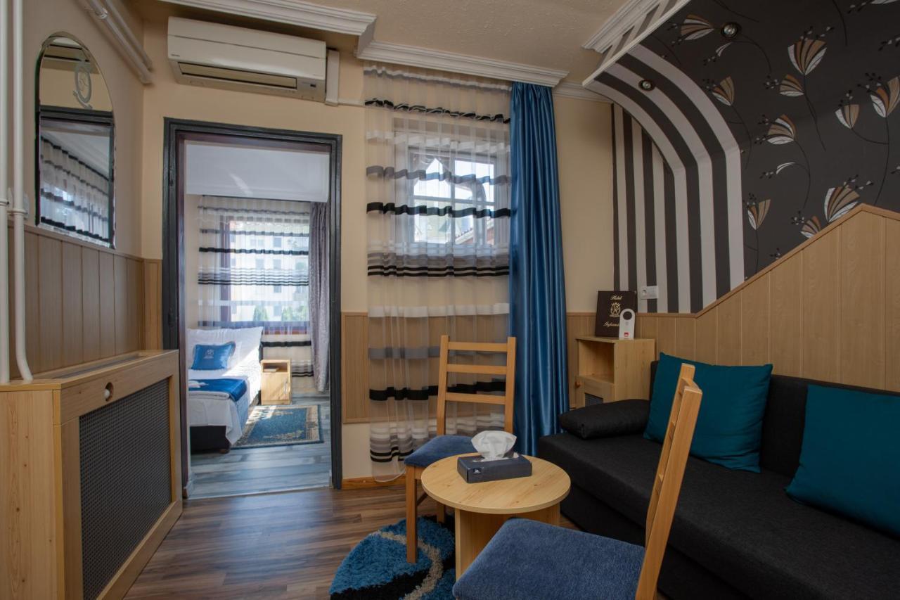 Illes Hotel Szeged Bagian luar foto