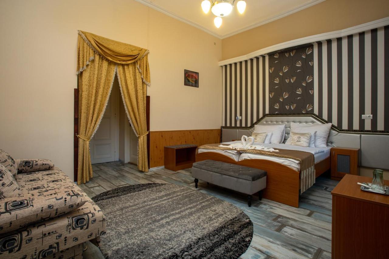 Illes Hotel Szeged Bagian luar foto