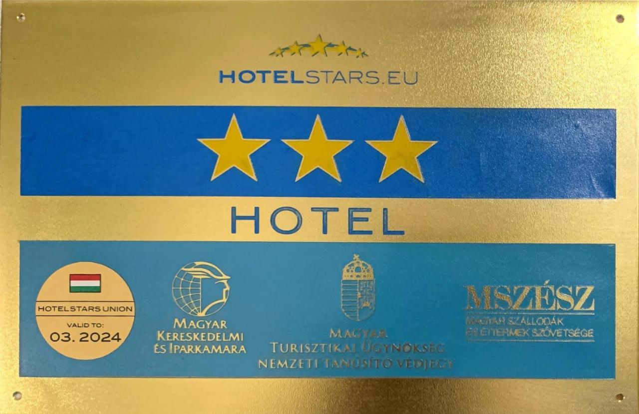 Illes Hotel Szeged Bagian luar foto