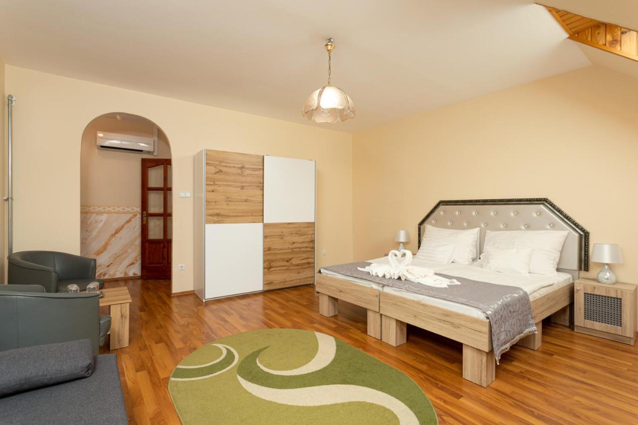 Illes Hotel Szeged Bagian luar foto