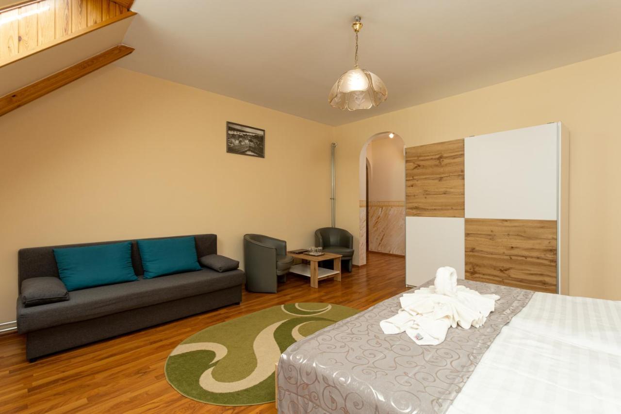 Illes Hotel Szeged Bagian luar foto