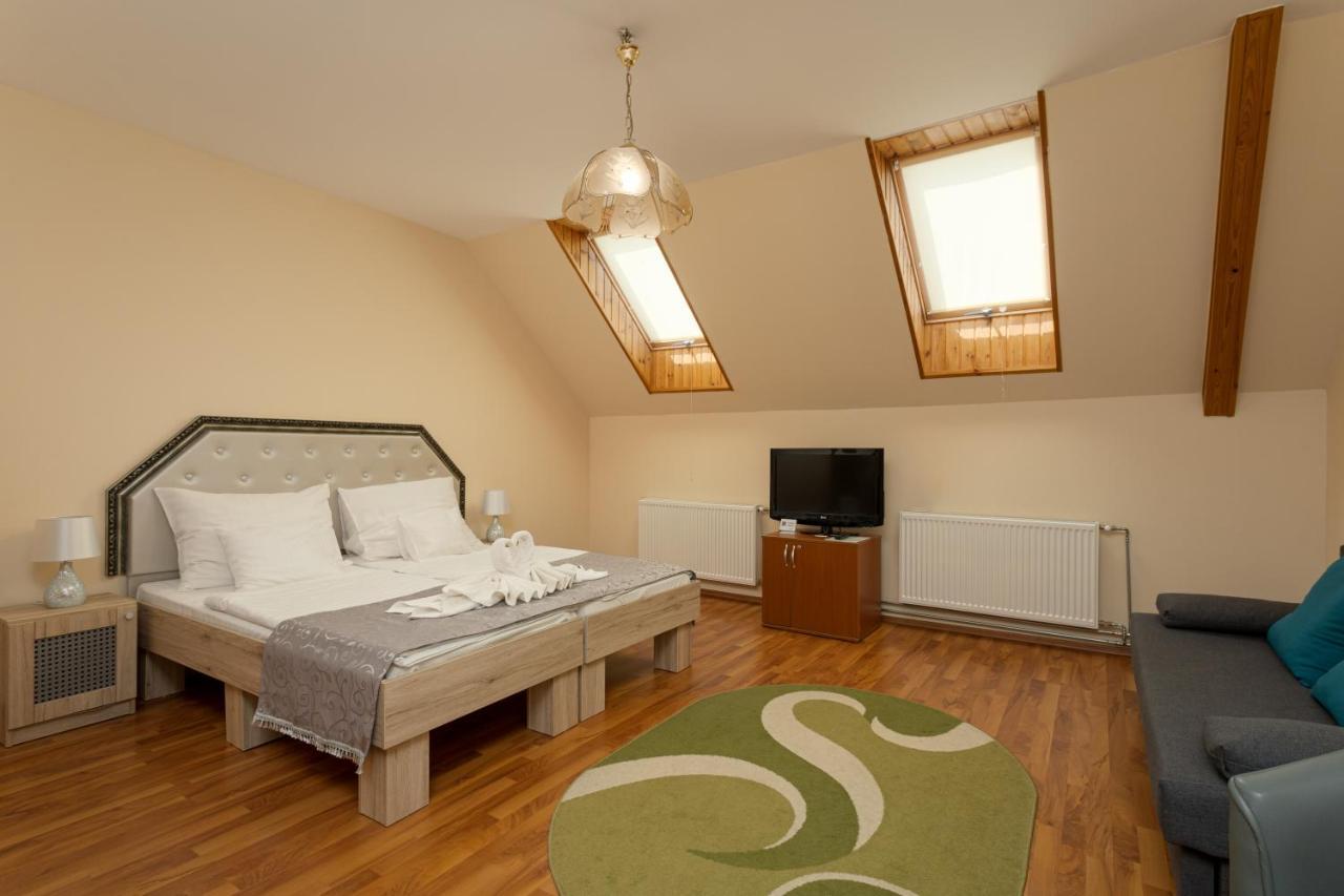 Illes Hotel Szeged Bagian luar foto