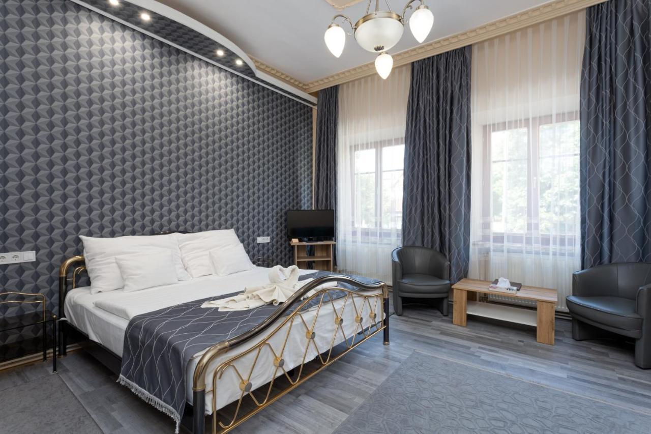 Illes Hotel Szeged Bagian luar foto